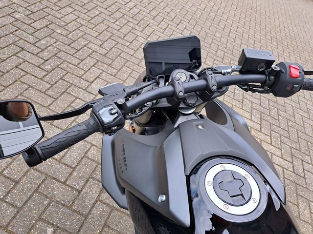 suzuki - gsx-8s