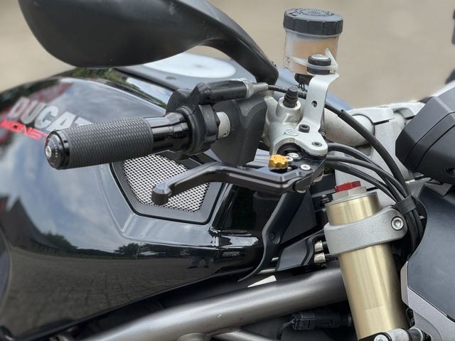 ducati - m-1100-evo