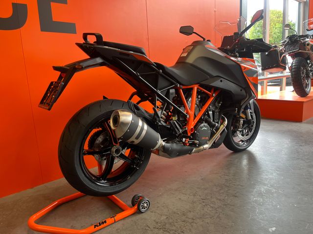 ktm - 1290-super-duke-gt