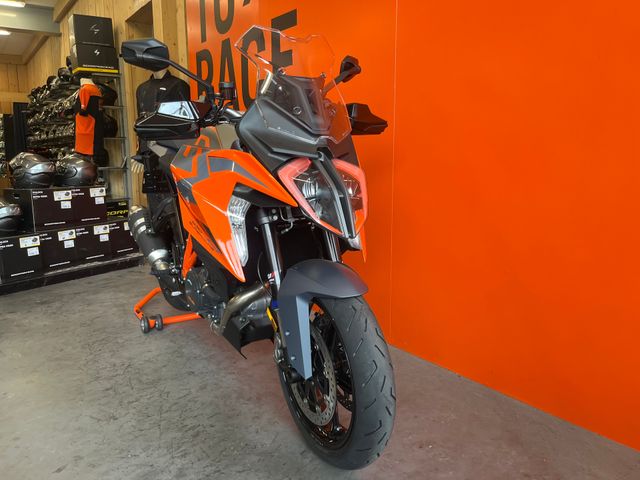 ktm - 1290-super-duke-gt
