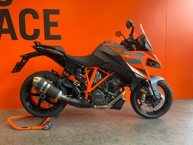 ktm - 1290-super-duke-gt