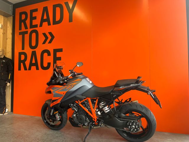 ktm - 1290-super-duke-gt