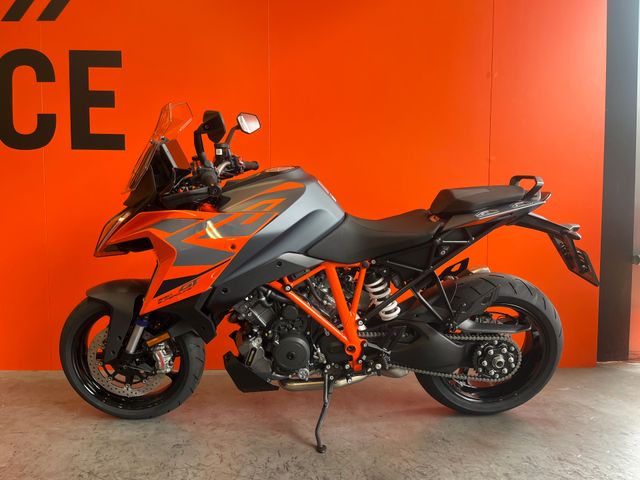 ktm - 1290-super-duke-gt