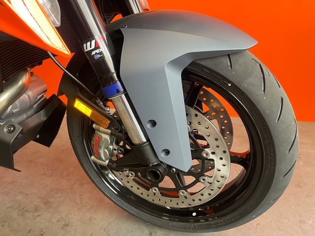 ktm - 1290-super-duke-gt