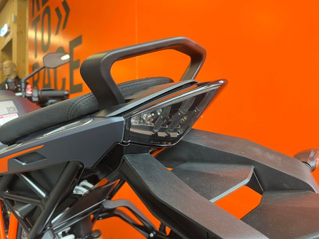 ktm - 1290-super-duke-gt