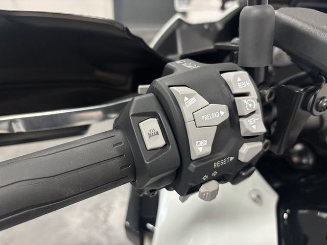 kawasaki - versys-1100-se