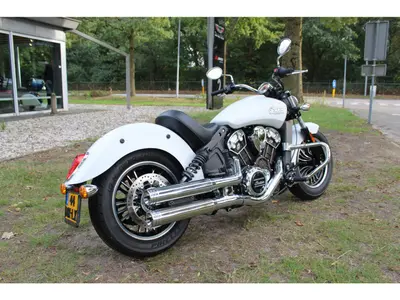 INDIAN MOTORCYCLE SCOUT – foto 3