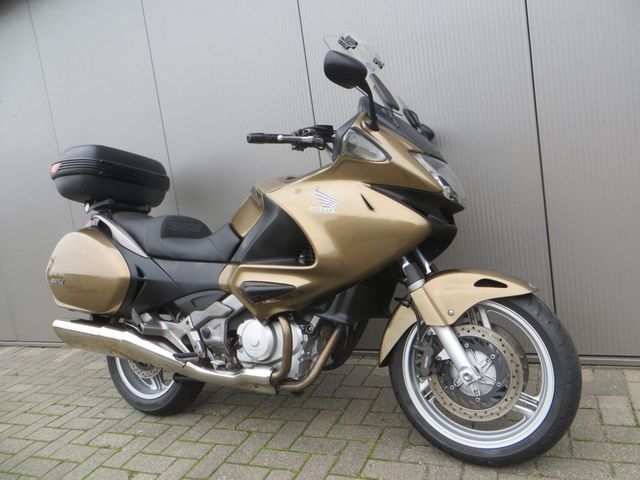 honda - nt-700-v-deauville