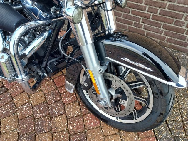 harley-davidson - road-king-flhri