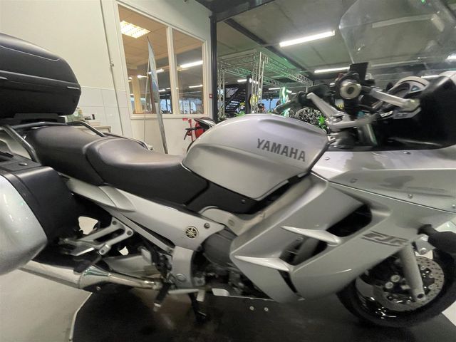 yamaha - fjr-1300