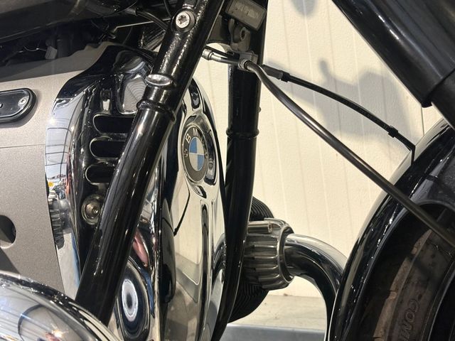 bmw - r-18