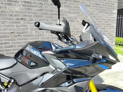SUZUKI GSX-S 1000 GX – foto 3