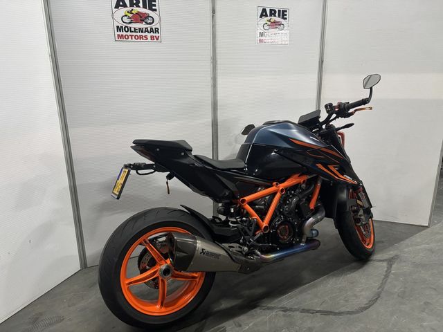 ktm - 1290-super-duke-r