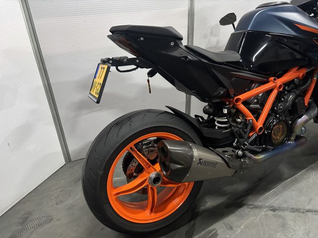 ktm - 1290-super-duke-r