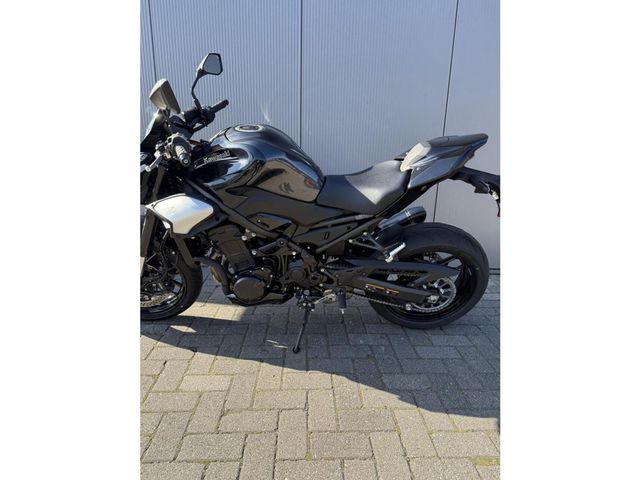 kawasaki - z900