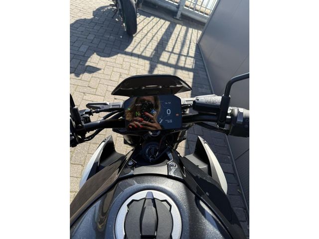 kawasaki - z900