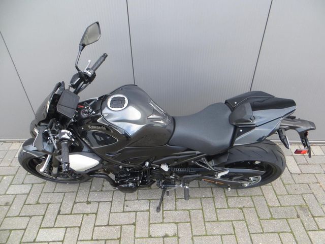 kawasaki - z900-performance