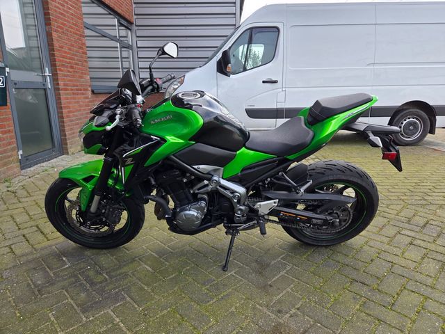 kawasaki - z900