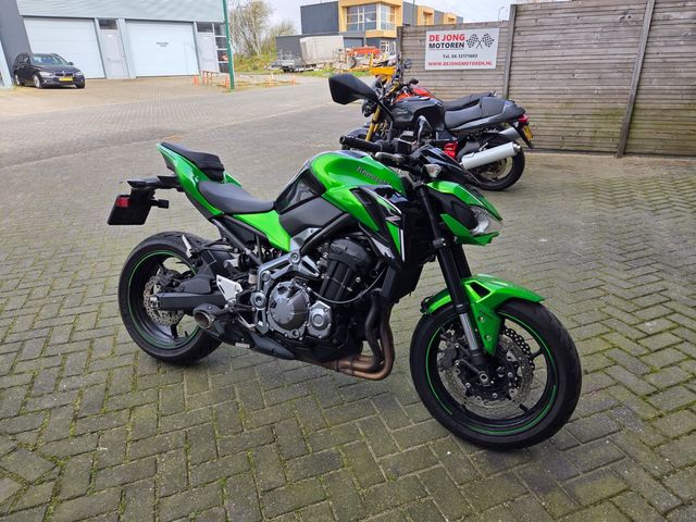 kawasaki - z900