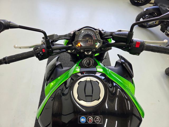 kawasaki - z900