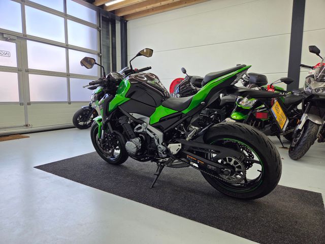 kawasaki - z900