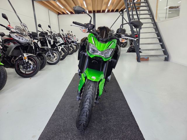 kawasaki - z900