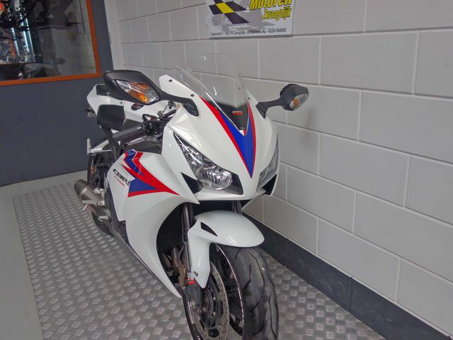 honda - cbr-1000-rr-fireblade