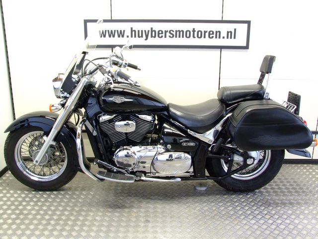 suzuki - intruder-c-800-classic
