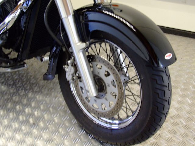 suzuki - intruder-c-800-classic