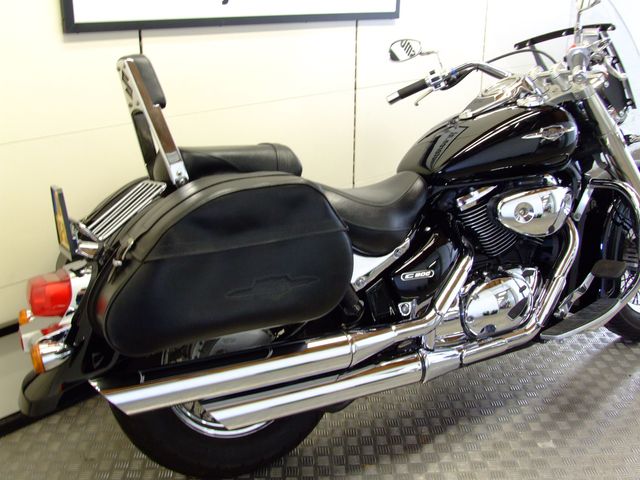 suzuki - intruder-c-800-classic
