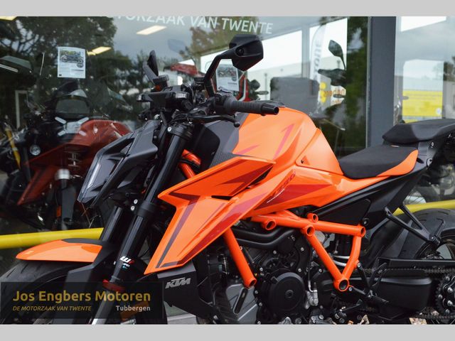 ktm - 1390-super-duke-r