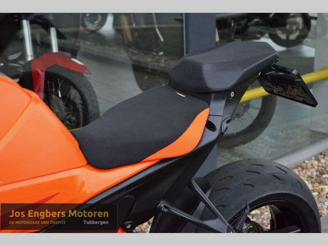 ktm - 1390-super-duke-r