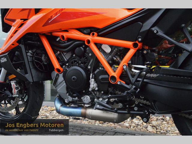 ktm - 1390-super-duke-r