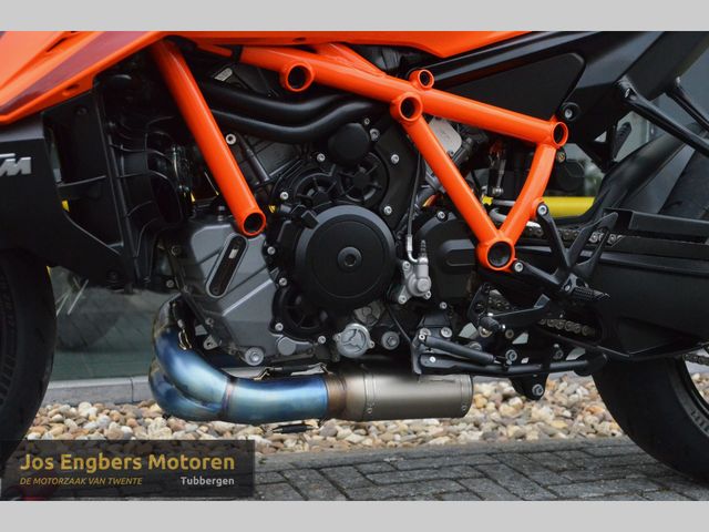 ktm - 1390-super-duke-r