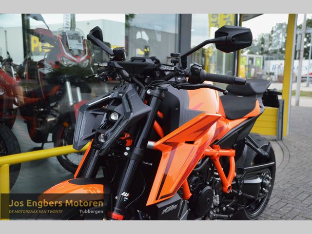 ktm - 1390-super-duke-r