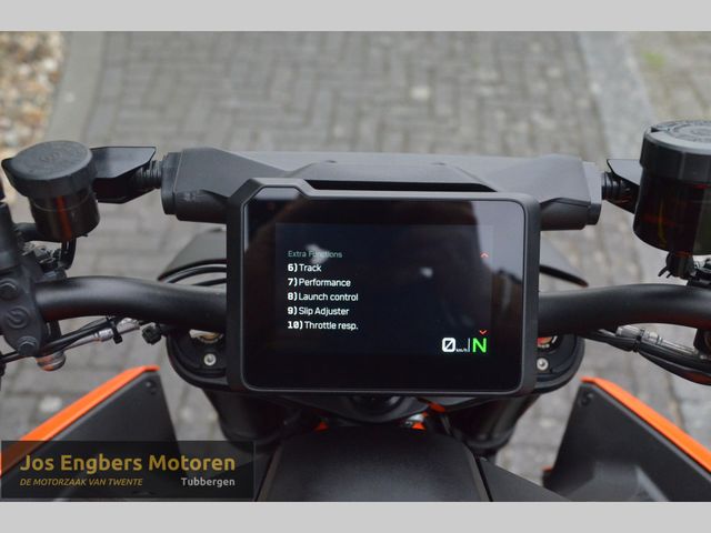ktm - 1390-super-duke-r