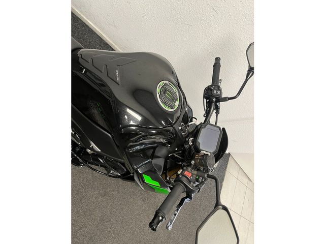 kawasaki - z900-se