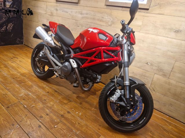 ducati - monster-696