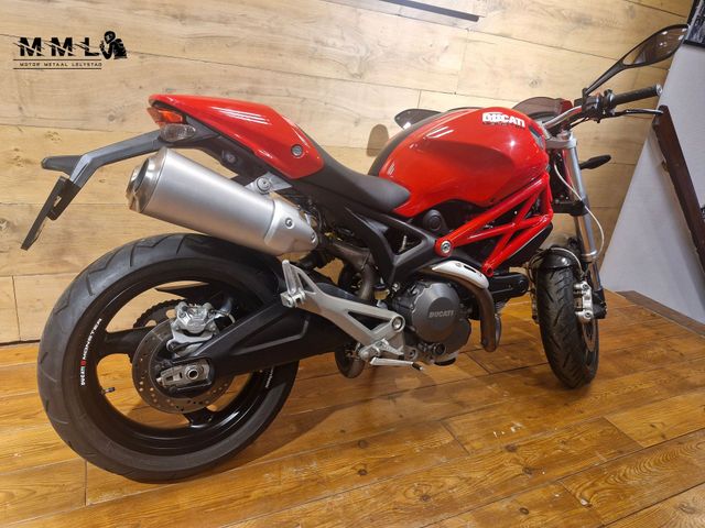 ducati - monster-696