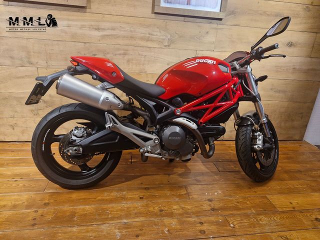 ducati - monster-696