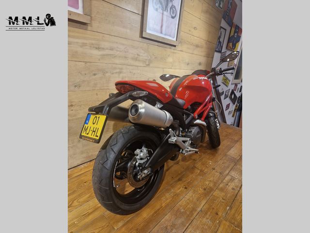 ducati - monster-696