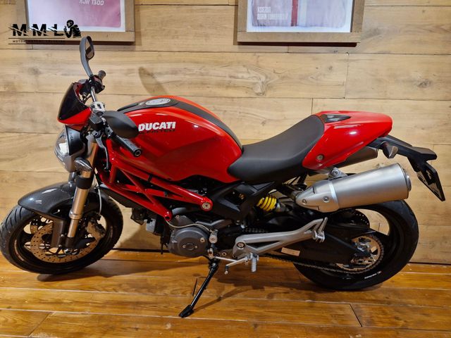 ducati - monster-696