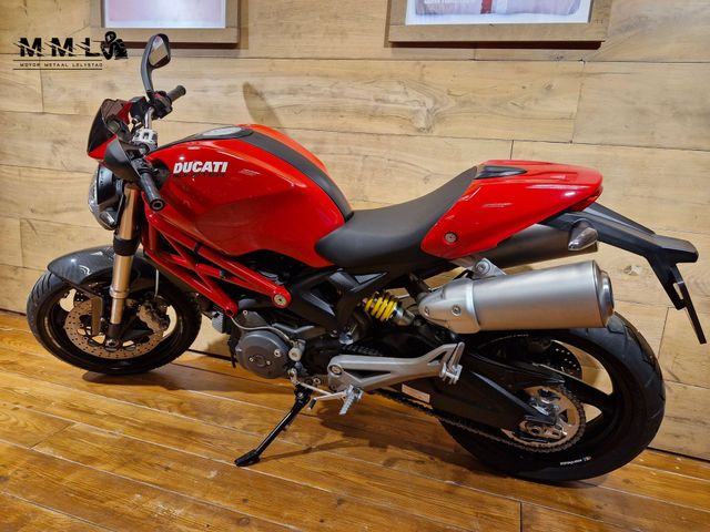 ducati - monster-696
