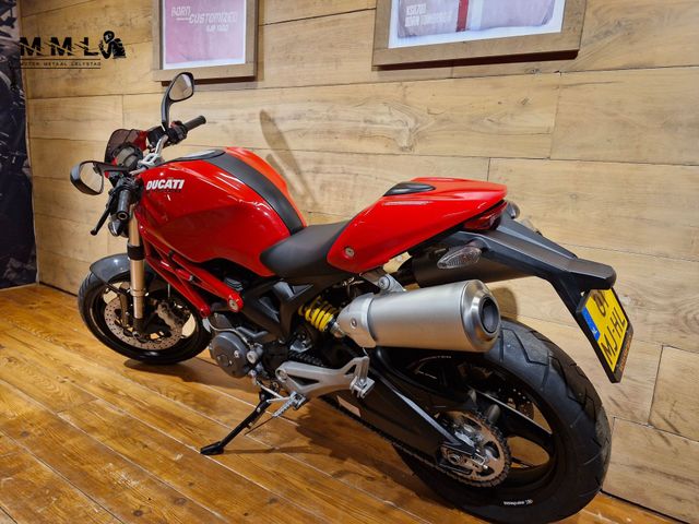 ducati - monster-696