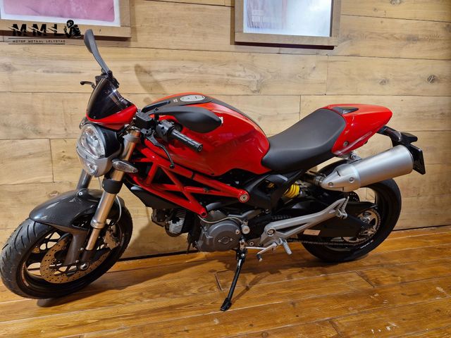 ducati - monster-696