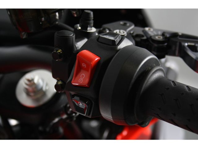 aprilia - tuono-660