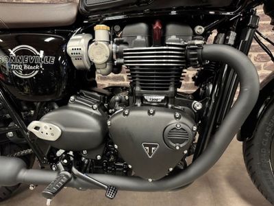TRIUMPH BONNEVILLE T 120 BLACK – foto 4