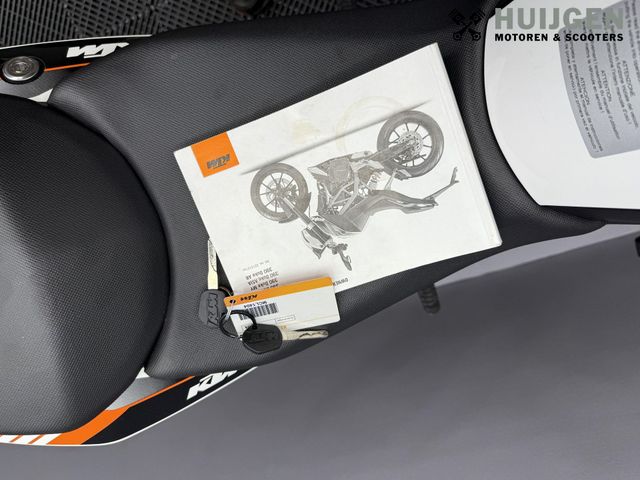 ktm - 390-duke-abs