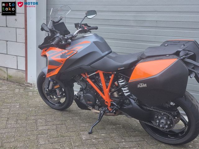 ktm - 1290-super-duke-gt