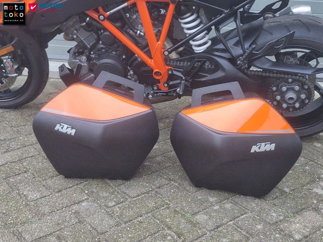 ktm - 1290-super-duke-gt